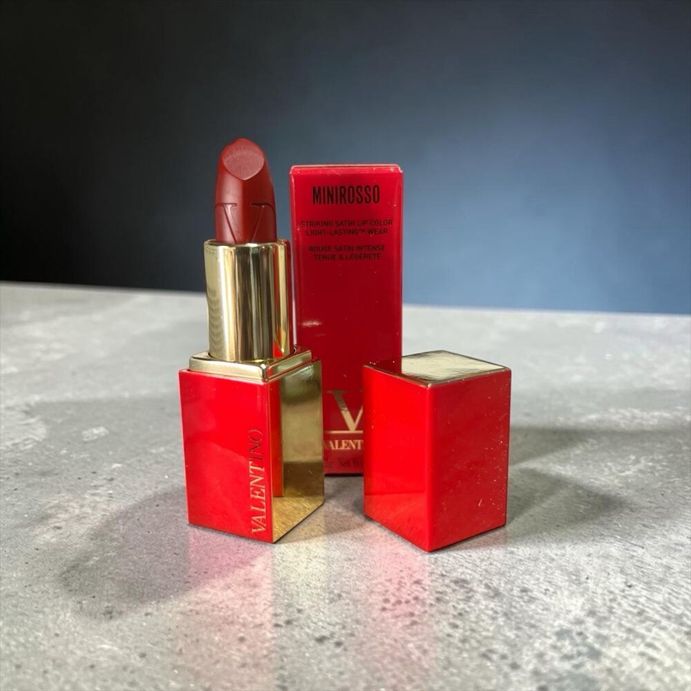 Valentino Beauty MiniRosso Striking Satin Lip Color 217A Ethereal Red